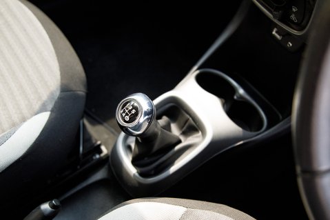 Toyota Aygo VVT-I X-PLAY 33