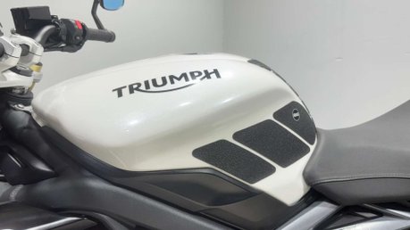 Triumph Street Triple 2016 66 plate 13k new MOT serviced quickshifter and exhaust 28