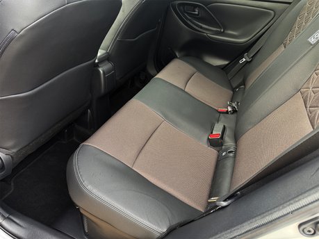 Toyota Yaris Cross EXCEL 54