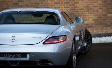 Mercedes-Benz SLS AMG 13