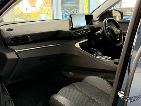 Peugeot 3008 1.6 13.2kWh Allure Premium e-EAT Euro 6 (s/s) 5dr 22