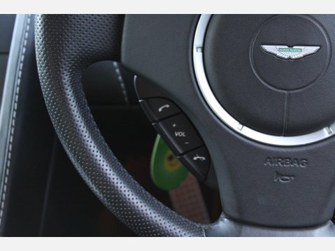 Aston Martin Vantage V8 15