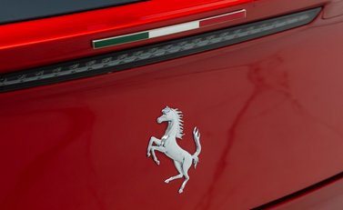 Ferrari GTC4 Lusso V12 35