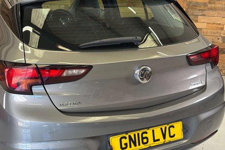 Vauxhall Astra 1.4i Turbo Elite Nav Hatchback 5dr Petrol Auto Euro 6 (s/s) (150 ps) 60