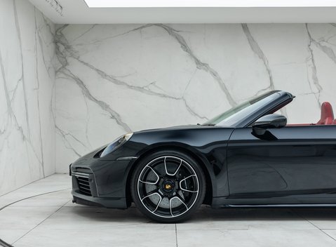 Porsche 911 Turbo S CABRIOLET (992) 43