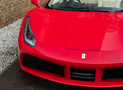 Ferrari 488 Spider 22