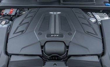 Bentley Bentayga V8 AZURE 43