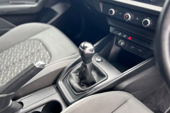 Audi A1 SPORTBACK 1.0 TFSI TECHNIK 23