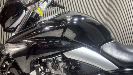 Suzuki Inazuma GW 2013 ONLY 12K NEW MOT WARRANTY 250CC COMMUTER BIKE 28