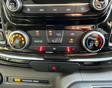 Ford Tourneo Custom 2.0 Tourneo Custom 320 Zetec EcoBlue Auto 4dr 45