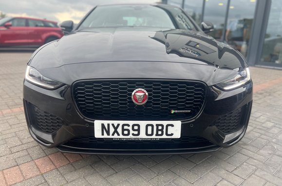 Jaguar XE R-DYNAMIC SE AUTO 4