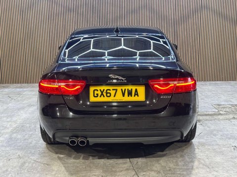 Jaguar XF 2.2 XF R-Sport Black D Auto 4dr 38
