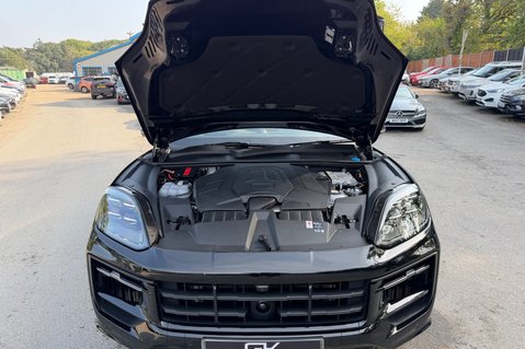 Porsche Cayenne V6 E-HYBRID BLACK EDITION -MATRIX LEDS -360 CAMS -WHITE LEATHER INTERIOR 79