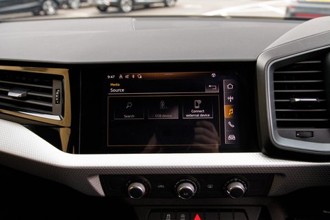 Audi A1 SPORTBACK TFSI S LINE 25