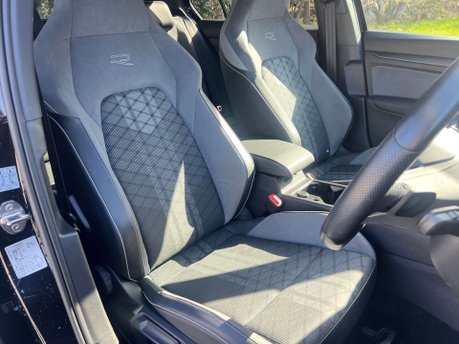 Volkswagen Golf 2.0 Golf R-Line TDI Semi-Auto 5dr 18