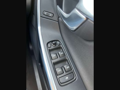 Volvo V60 1.6 V60 R-Design Drive S/S 5dr 37
