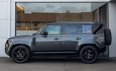 Land Rover Defender 110 V8 P525 3