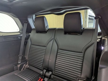 Land Rover Discovery 3.0 Discovery R-Dynamic SE D MHEV Auto 4WD 5dr 51