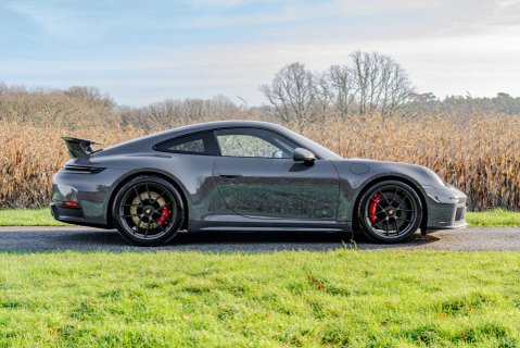 Porsche 911 Carrera 4 GTS HEV 4
