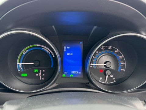 Toyota Auris 1.8 VVT-h Business Edition Touring Sports CVT Euro 6 (s/s) 5dr (Safety Sens 35