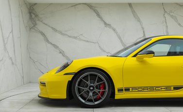 Porsche 911 GT3 TOURING (992) 39