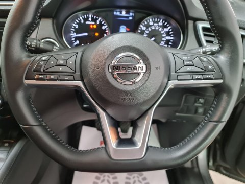 Nissan Qashqai 1.6 DIG-T N-Connecta Euro 6 (s/s) 5dr 32
