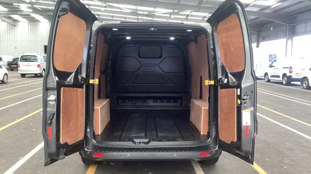 Ford Transit Custom SWB L1H1 Low Roof Limited 280 Air Con Alloys Sensors EURO 6 5