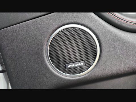 Land Rover Discovery Sport R-DYNAMIC HSE 25