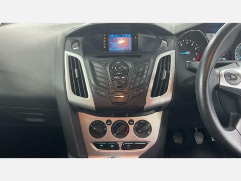 Ford Focus 1.0T EcoBoost Zetec Euro 5 (s/s) 5dr 15