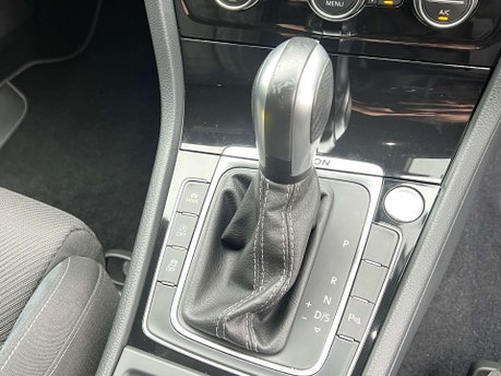 Volkswagen Golf 2.0 Golf R TSi 4Motion Semi-Auto 4WD 5dr 34