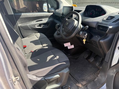 Peugeot Partner BLUEHDI PROFESSIONAL L1 13