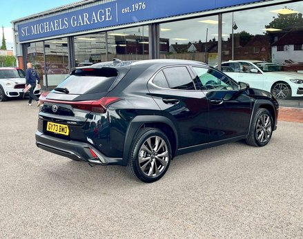 Lexus Ux 2.0 UX 250H F Sport Design 4x2 CVT 5dr 8