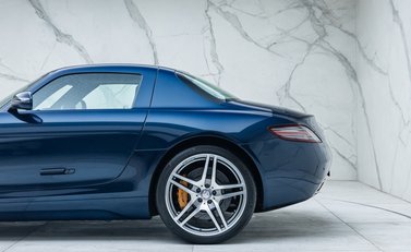 Mercedes-Benz SLS AMG 28