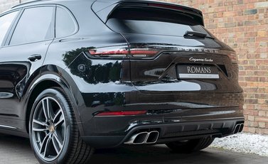 Porsche Cayenne Turbo 23