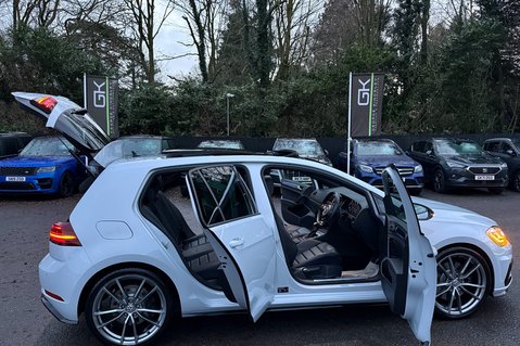 Volkswagen Golf R TSI 4MOTION DSG -LEATHER -CAMERA-PRETORIAS -PAN ROOF -WHITE/SILVER -GHOST 18