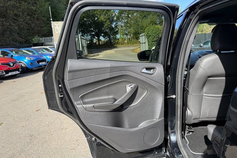 Ford Kuga ST-LINE TDCI - FULL SERVICE HISTORY WITH 9 STAMPS! - NEW MOT 27