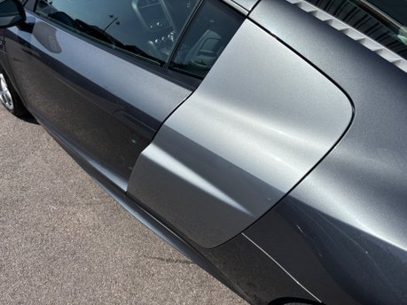 Audi R8 .2 FSI V10 Coupe 2dr Petrol S Tronic quattro Euro 5 (525 ps) 13