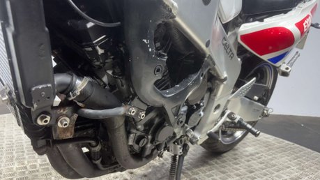 Yamaha FZR 1989 RUNNING PROJECT BIKE CLASSIC SPORTS BIKE NAKED 1000CC 29