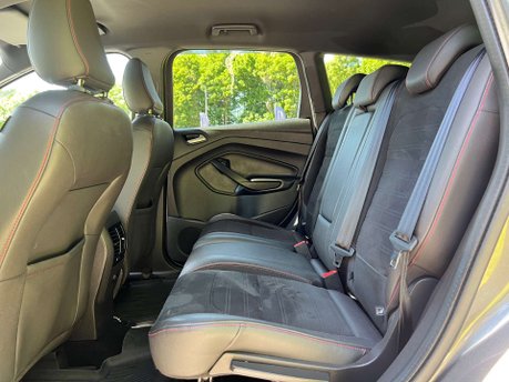 Ford Kuga 2.0 Kuga ST-Line TDCi 5dr 44