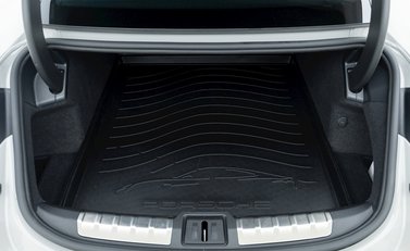 Porsche Taycan 4S 28