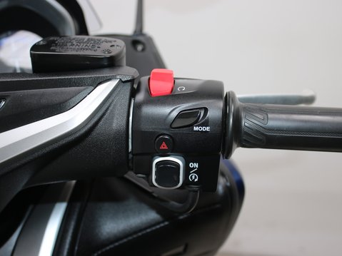 Yamaha Tmax XP 530 D-A TMAX DX 29