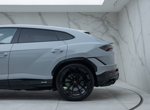 Lamborghini Urus S 37
