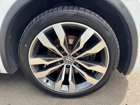 Volkswagen Tiguan R LINE TSI BMT 4MOTION DSG 60