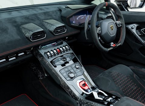 Lamborghini Huracan Spyder LP640-4 Performante 19