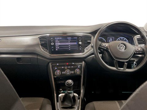 Volkswagen T-Roc 1.6 TDI SE SUV 5dr Diesel Manual Euro 6 (s/s) (115 ps) Air Con - Alloys - D 19