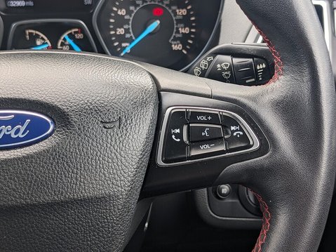 Ford Kuga ST-LINE TDCI 24