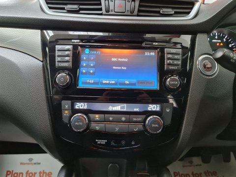 Nissan Qashqai 1.6 DIG-T N-Connecta Euro 6 (s/s) 5dr 24