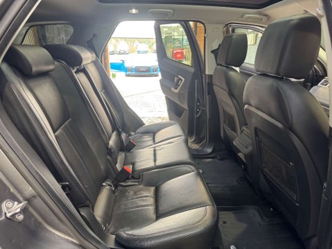 Land Rover Discovery Sport 2.0 Discovery Sport Black HSE TD4 Auto 4WD 5dr 57