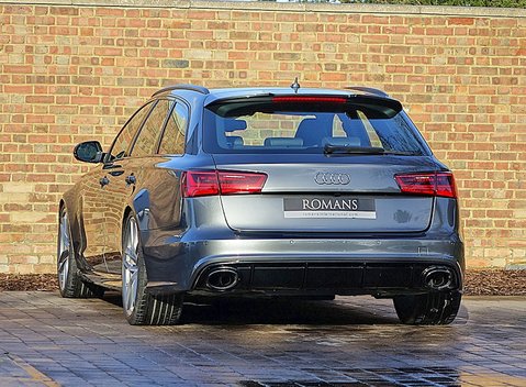Audi RS6 Avant 12