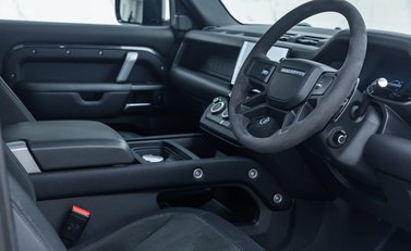 Land Rover Defender 90 V8 Carpathian Edition Urban Widetrack 14